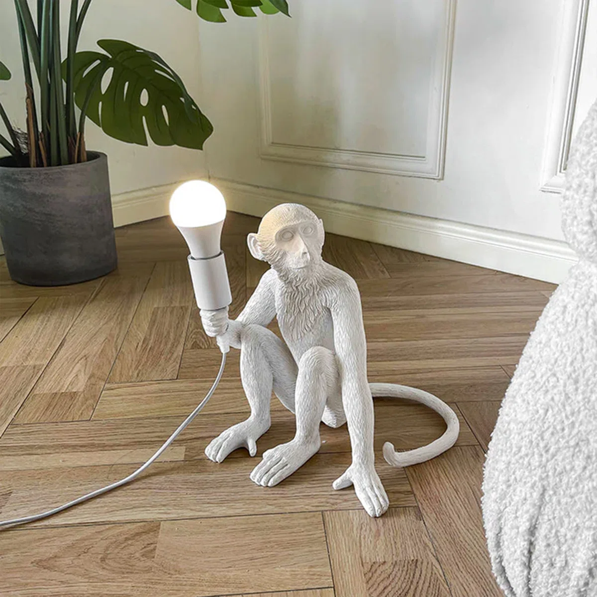 Monkey Sitting Table Lamp