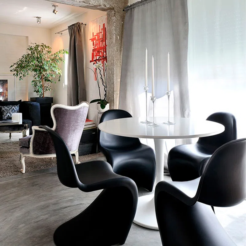 Penton Chair (shinny finish)