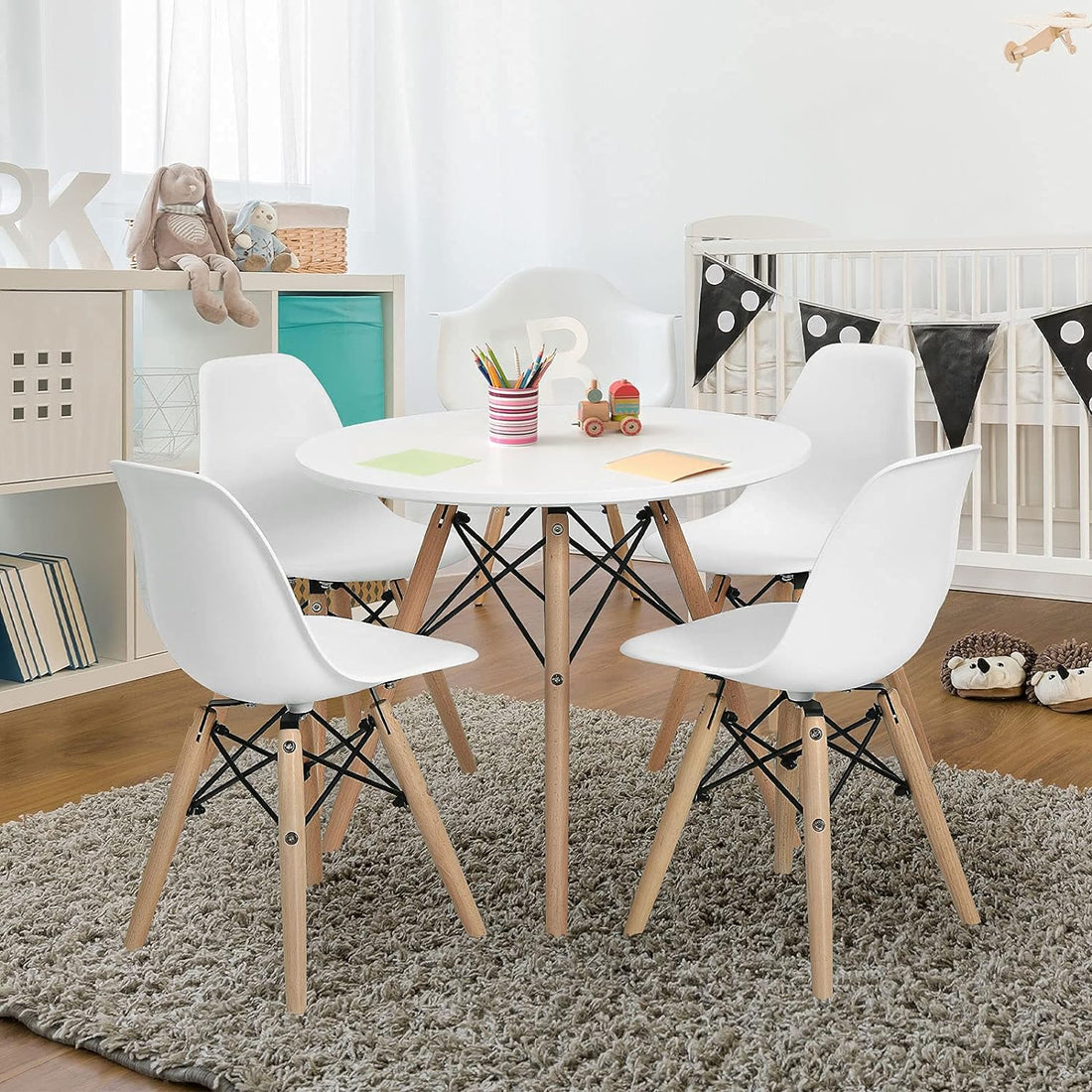 Effiel Kid chair - Wooden legs and Acrylic seat