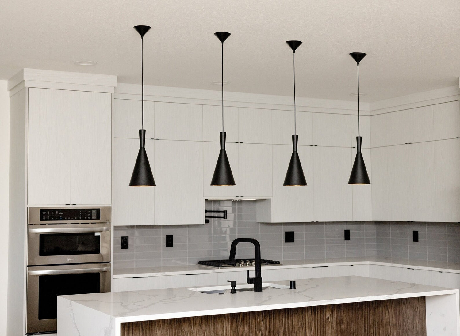 Beat LED Tall Pendant